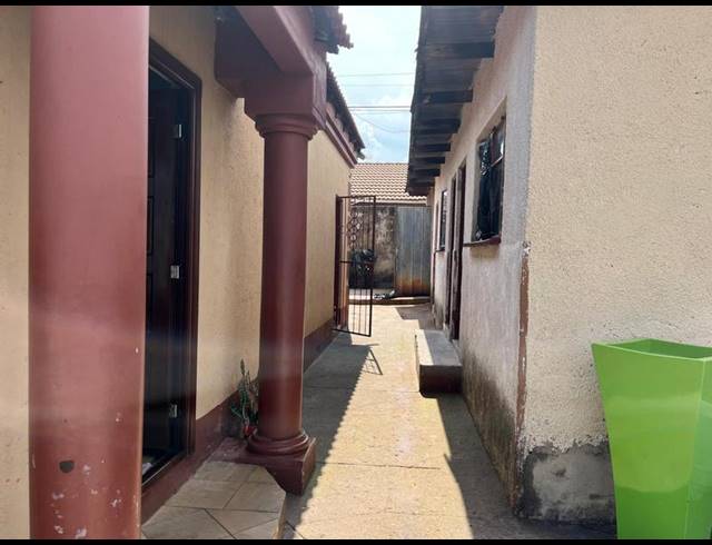 5 BEDROOM HOUSE FOR SALE IN ATTERIDGEVILLE